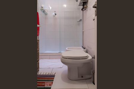 Apartamento à venda com 113m², 2 quartos e 2 vagasBanheiro social 