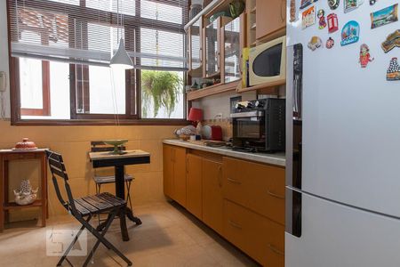 Apartamento à venda com 113m², 2 quartos e 2 vagasCozinha 