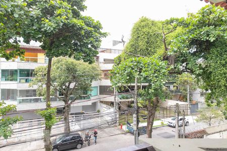 Apartamento à venda com 113m², 2 quartos e 2 vagasSacada da suíte 