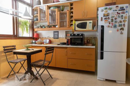 Apartamento à venda com 113m², 2 quartos e 2 vagasCozinha 