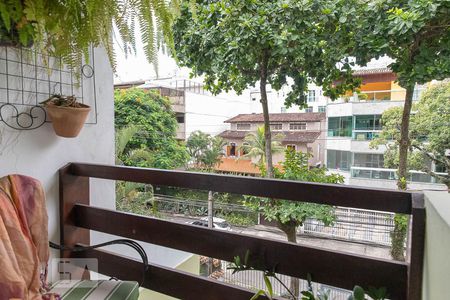 Apartamento à venda com 113m², 2 quartos e 2 vagasSacada da suíte 