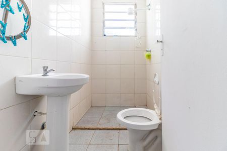 Banheiro de casa para alugar com 1 quarto, 30m² em Vila Clara, São Paulo