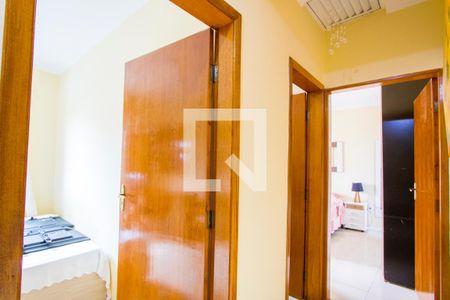 Casa à venda com 200m², 3 quartos e 5 vagasCorredor