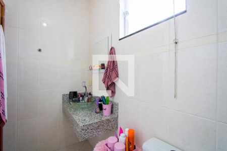 Casa à venda com 200m², 3 quartos e 5 vagasBanheiro social