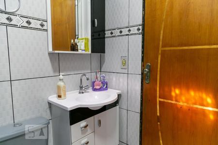 Casa à venda com 119m², 3 quartos e 2 vagasBanheiro