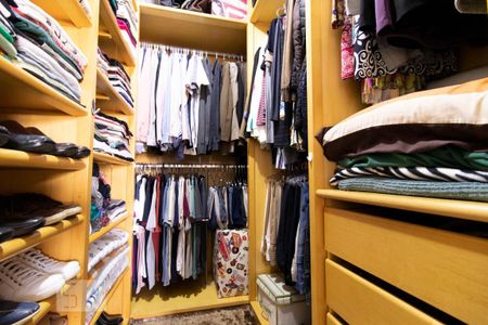 Apartamento à venda com 204m², 4 quartos e 3 vagasCloset Quarto 3 - Suíte