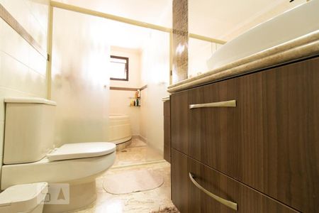 Apartamento à venda com 204m², 4 quartos e 3 vagasBanheiro Suíte 3 - Armário