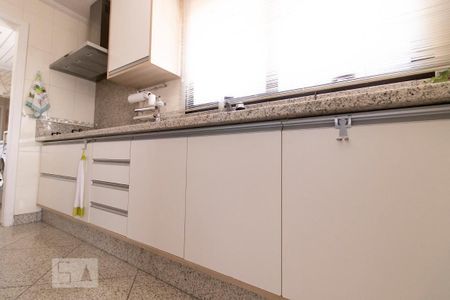 Apartamento à venda com 204m², 4 quartos e 3 vagasCozinha Armários