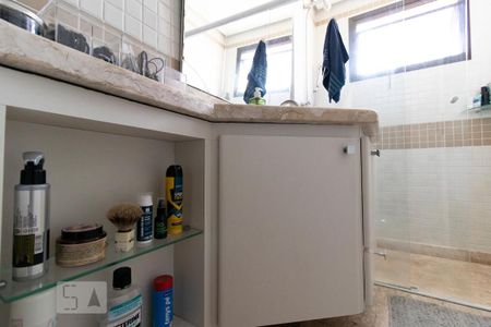 Apartamento à venda com 204m², 4 quartos e 3 vagasBanheiro Quarto 2