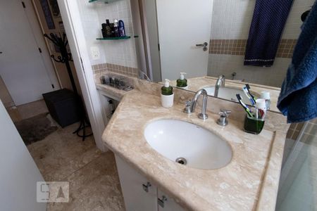 Apartamento à venda com 204m², 4 quartos e 3 vagasBanheiro Quarto 2 - Torneira