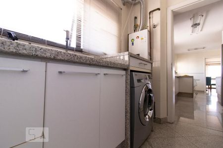 Apartamento à venda com 204m², 4 quartos e 3 vagasLavanderia - Armários