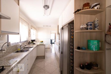 Apartamento à venda com 204m², 4 quartos e 3 vagasCozinha