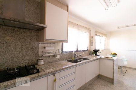 Apartamento à venda com 204m², 4 quartos e 3 vagasCozinha / Copa