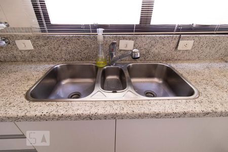 Apartamento à venda com 204m², 4 quartos e 3 vagasCozinha - Torneira