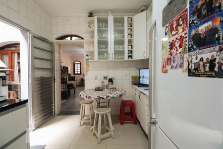 Casa à venda com 235m², 3 quartos e 2 vagasCozinha 