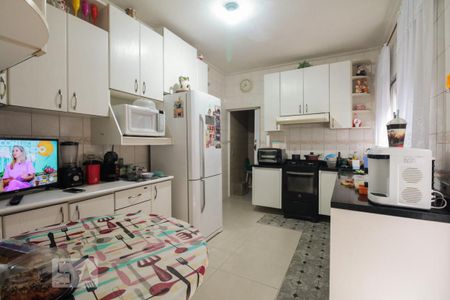 Casa à venda com 235m², 3 quartos e 2 vagasCozinha 