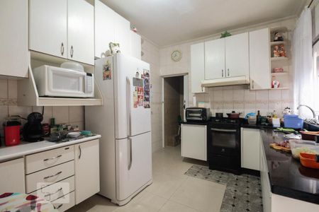 Casa à venda com 235m², 3 quartos e 2 vagasCozinha 