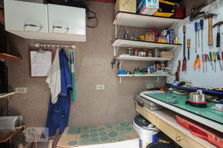 Casa à venda com 235m², 3 quartos e 2 vagasQuarto de serviço 