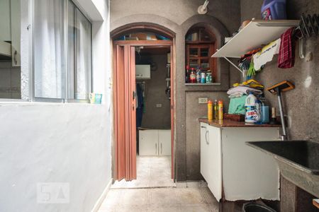 Casa à venda com 235m², 3 quartos e 2 vagasÁrea de serviço 