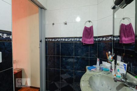 Casa à venda com 235m², 3 quartos e 2 vagasBanheiro Suíte 3