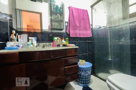 Casa à venda com 235m², 3 quartos e 2 vagasBanheiro Suíte 3