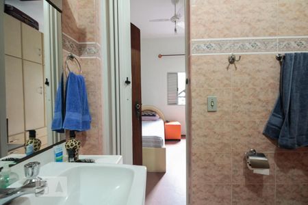 Casa à venda com 235m², 3 quartos e 2 vagasBanheiro Suíte 2