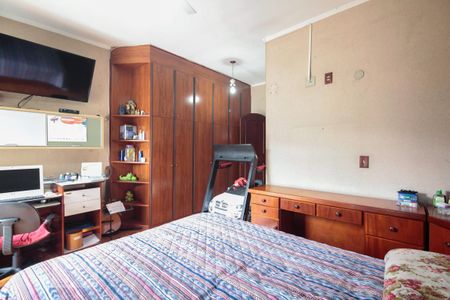 Casa à venda com 235m², 3 quartos e 2 vagasSuíte 1