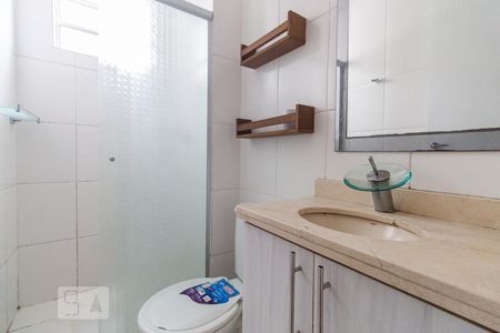 Banheiro de apartamento para alugar com 4 quartos, 62m² em Jardim Santa Teresinha, São Paulo
