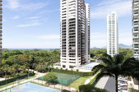 Apartamento à venda com 88m², 2 quartos e 1 vagaVista da suíte 