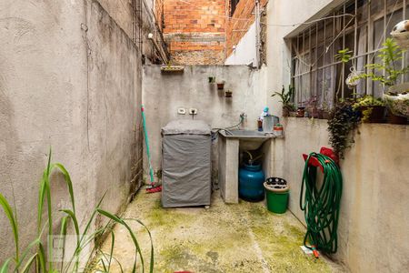 Casa à venda com 98m², 2 quartos e 1 vagaÁrea de serviço