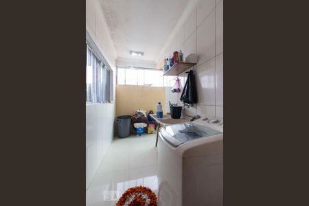 Casa à venda com 240m², 3 quartos e 8 vagas Casa à venda com 240m², 3 quartos e 8 vagasÁrea de Serviço