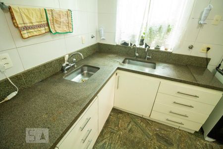 Casa para alugar com 650m², 6 quartos e 10 vagas Casa para alugar com 650m², 6 quartos e 10 vagasCozinha