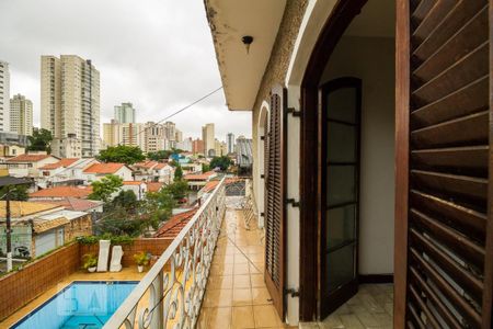 Casa para alugar com 650m², 6 quartos e 10 vagas Casa para alugar com 650m², 6 quartos e 10 vagasVaranda