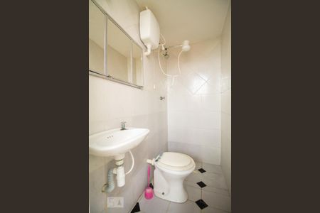 Casa para alugar com 650m², 6 quartos e 10 vagas Casa para alugar com 650m², 6 quartos e 10 vagasBanheiro de Serviço