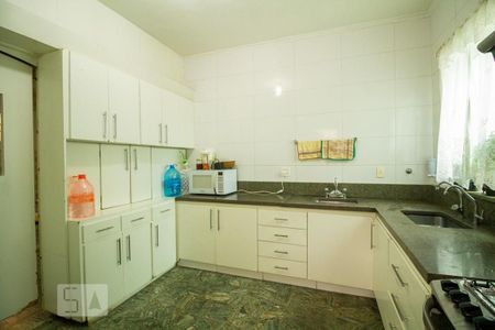 Casa para alugar com 650m², 6 quartos e 10 vagas Casa para alugar com 650m², 6 quartos e 10 vagasCozinha