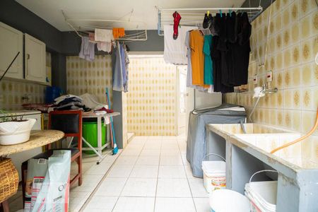 Casa para alugar com 650m², 6 quartos e 10 vagas Casa para alugar com 650m², 6 quartos e 10 vagasLavanderia