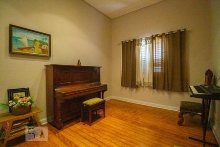 Casa para alugar com 650m², 6 quartos e 10 vagas Casa para alugar com 650m², 6 quartos e 10 vagasQuarto