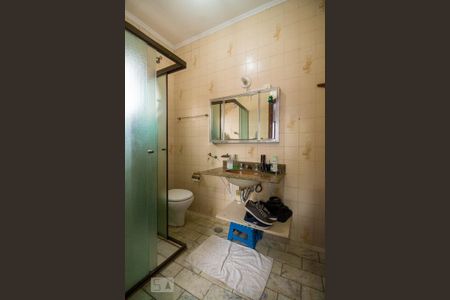 Casa para alugar com 650m², 6 quartos e 10 vagas Casa para alugar com 650m², 6 quartos e 10 vagasBanheiro da Suíte 4