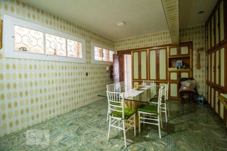 Casa para alugar com 650m², 6 quartos e 10 vagas Casa para alugar com 650m², 6 quartos e 10 vagasCozinha