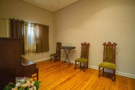 Casa para alugar com 650m², 6 quartos e 10 vagas Casa para alugar com 650m², 6 quartos e 10 vagasQuarto