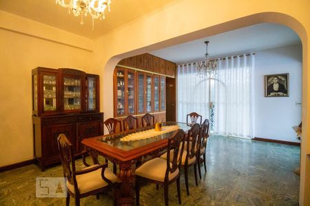 Casa para alugar com 650m², 6 quartos e 10 vagas Casa para alugar com 650m², 6 quartos e 10 vagasSala de Jantar 1