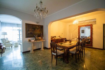 Casa para alugar com 650m², 6 quartos e 10 vagas Casa para alugar com 650m², 6 quartos e 10 vagasSala de Jantar 1