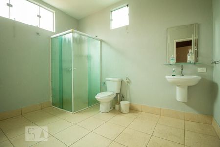 Casa para alugar com 650m², 6 quartos e 10 vagas Casa para alugar com 650m², 6 quartos e 10 vagasBanheiro da Suíte 5