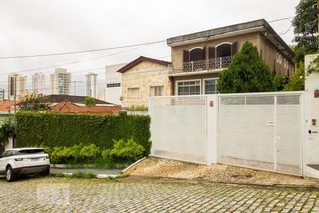 Casa para alugar com 650m², 6 quartos e 10 vagas Casa para alugar com 650m², 6 quartos e 10 vagasFachada