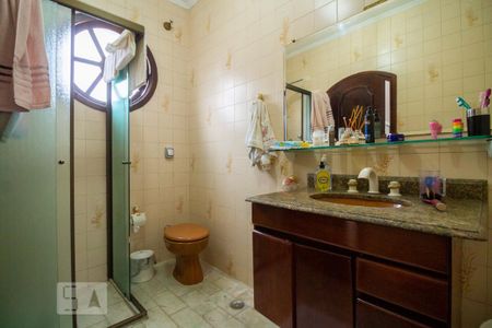 Casa para alugar com 650m², 6 quartos e 10 vagas Casa para alugar com 650m², 6 quartos e 10 vagasBanheiro da Suíte 2