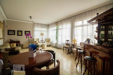 Sala 1 de casa para alugar com 6 quartos, 650m² em Vila Mariana, São Paulo