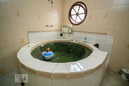 Casa para alugar com 650m², 6 quartos e 10 vagas Casa para alugar com 650m², 6 quartos e 10 vagasBanheiro da Suíte 1