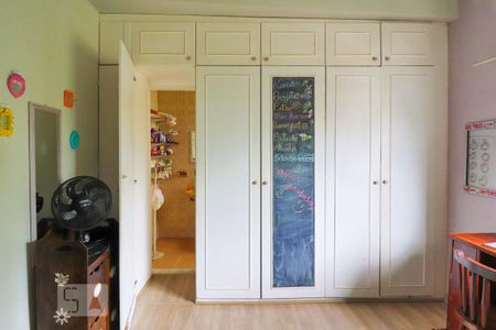 Casa à venda com 400m², 3 quartos e 6 vagasQuarto Suíte 1