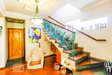 Casa à venda com 215m², 3 quartos e 4 vagasHall