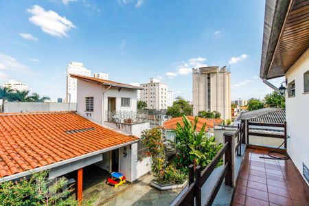 Casa à venda com 215m², 3 quartos e 4 vagasVaranda Suíte